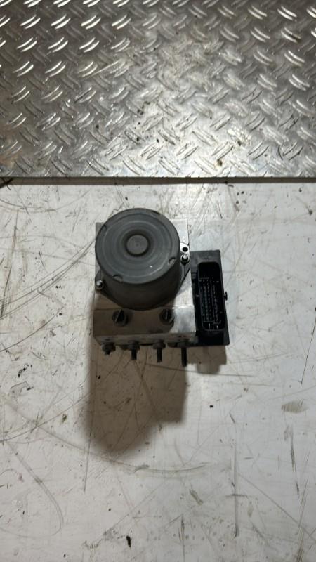 Bloc ABS (freins anti-blocage) MERCEDES CLASSE E 212 PHASE 1 BREAK Diesel - 1