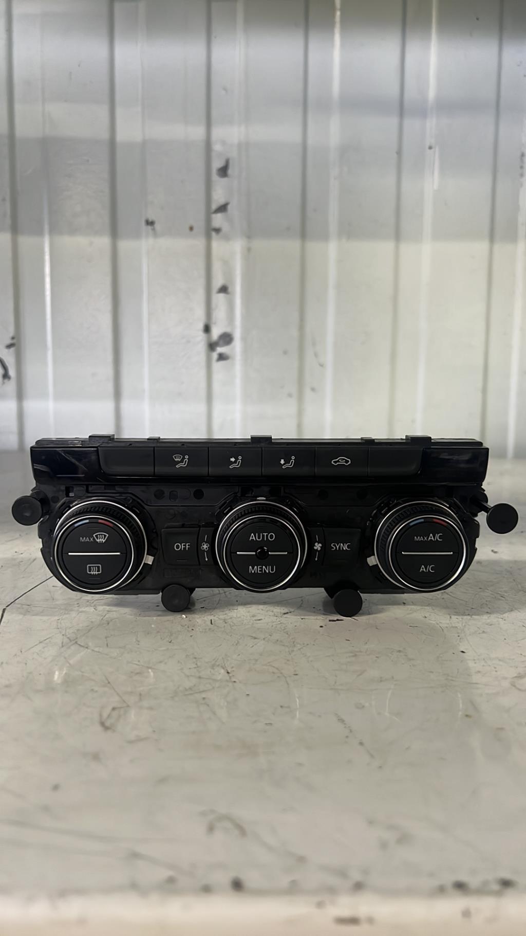Commande chauffage VOLKSWAGEN GOLF 7 PHASE 1 Essence - 1