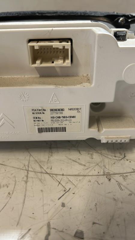 Compteur PEUGEOT 308 2 SW PHASE 1 BREAK Diesel - 1