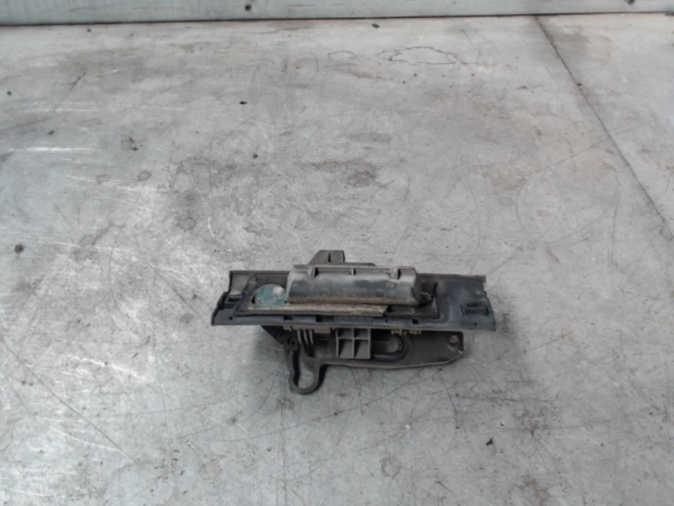Bouton de coffre PEUGEOT 206 PHASE 1 Diesel - 1