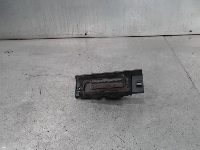 Bouton de coffre PEUGEOT 206+ Diesel - 1