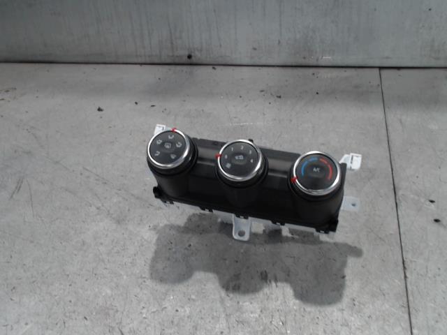 Commande chauffage RENAULT CLIO 5 PHASE 1 Essence - 1