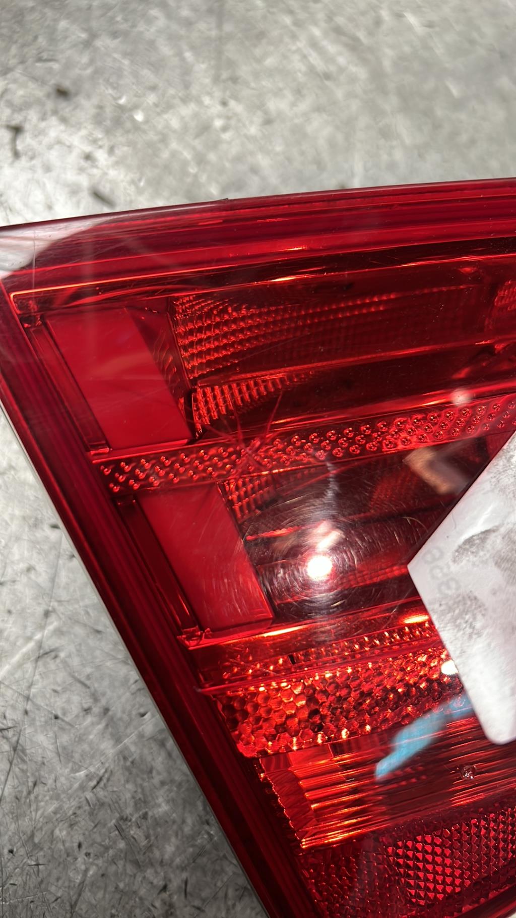Feu arriere secondaire gauche (feux) AUDI A4 3 AVANT PHASE 1 BREAK Diesel - 1