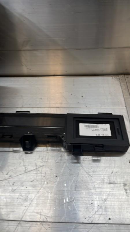 Ecran GPS RENAULT SCENIC 3 PHASE 1 Diesel - 1