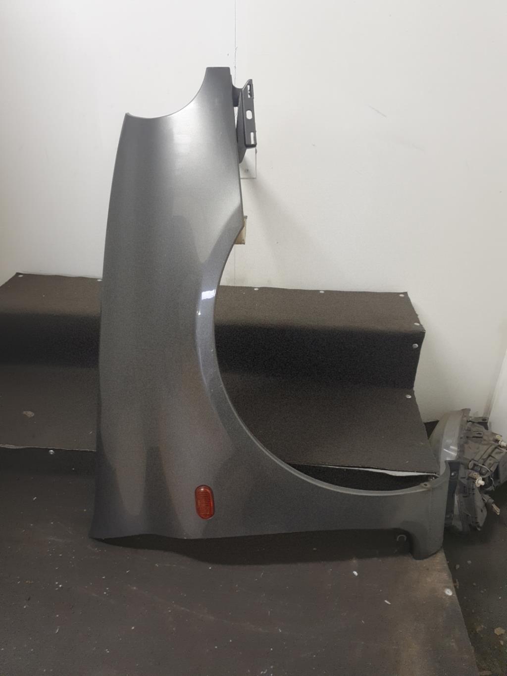 Aile avant droit RENAULT CLIO 2 PHASE 1 Essence - 1