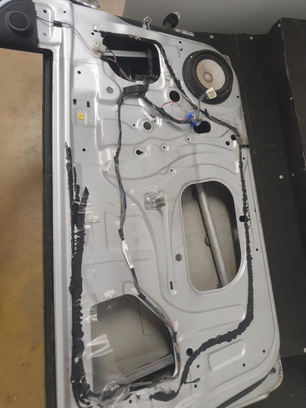 Porte avant gauche SUZUKI SWIFT 3 Diesel - 1