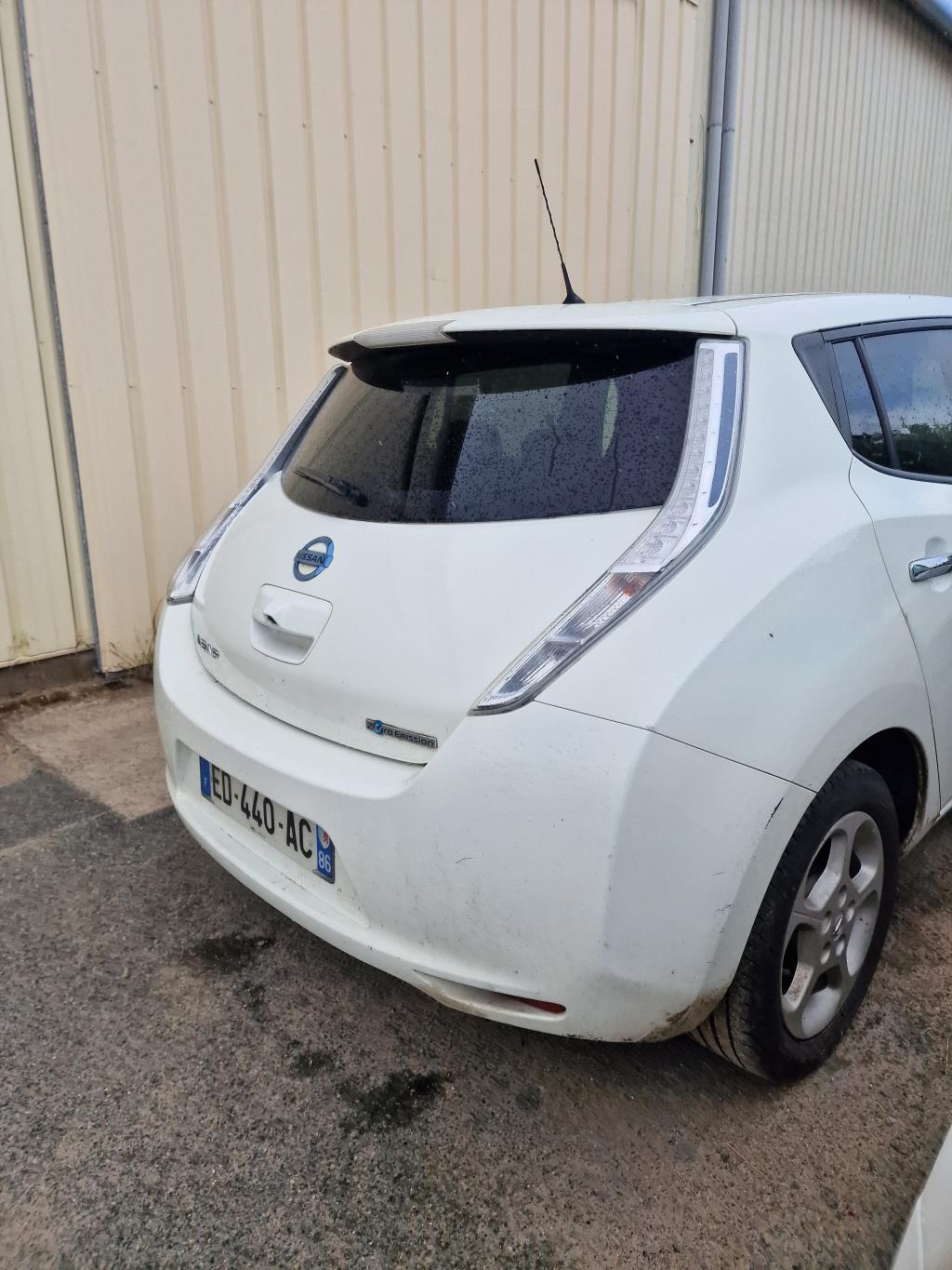 Pare choc arriere NISSAN LEAF 1 Electricité - 1