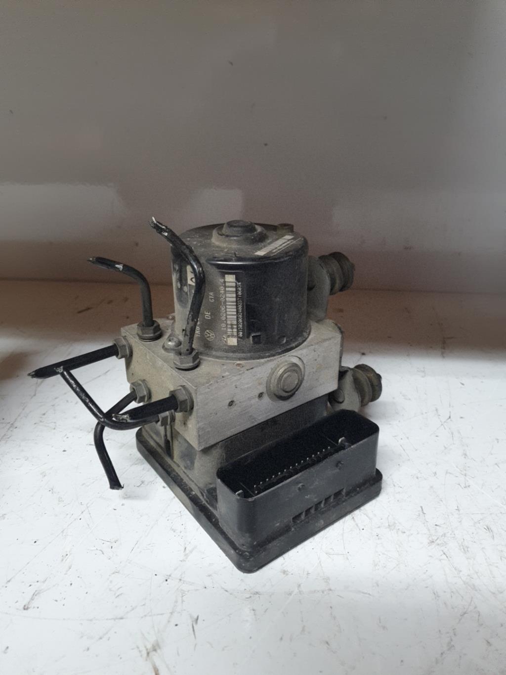Bloc ABS (freins anti-blocage) VOLKSWAGEN GOLF PLUS PHASE 1 Diesel - 1
