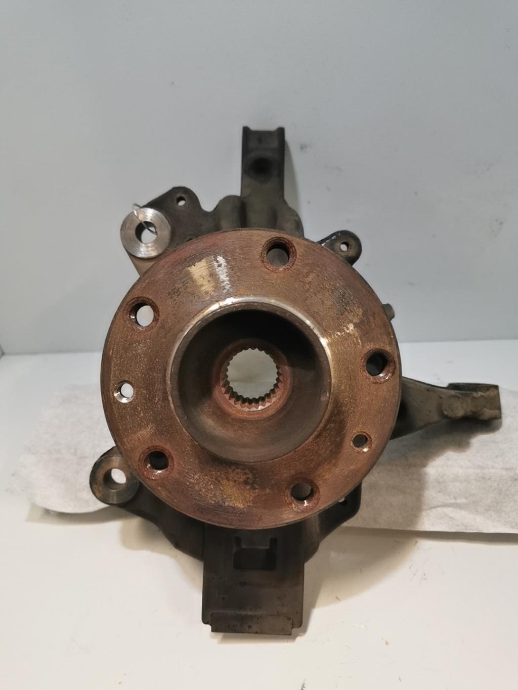 Moyeu avant gauche RENAULT MEGANE 3 PHASE 1 Diesel - 1