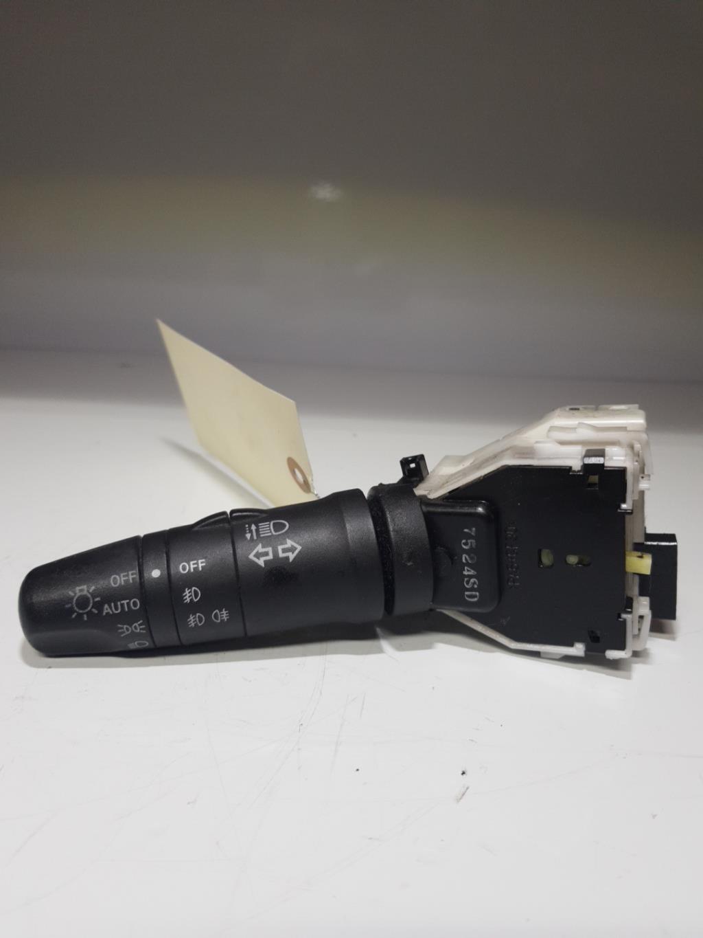 Commande de phare NISSAN NOTE 1 PHASE 1 Essence - 1