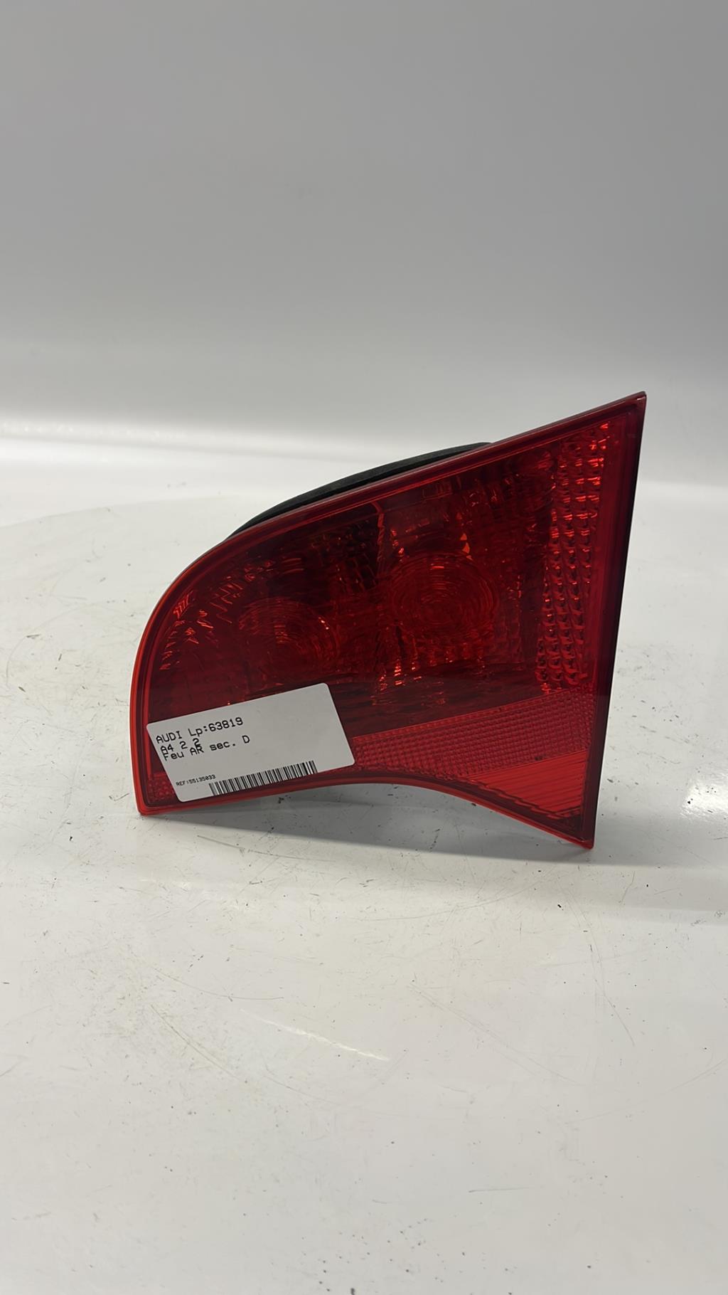 Feu arriere secondaire droit (feux) AUDI A4 2 AVANT PHASE 2 BREAK Diesel - 1