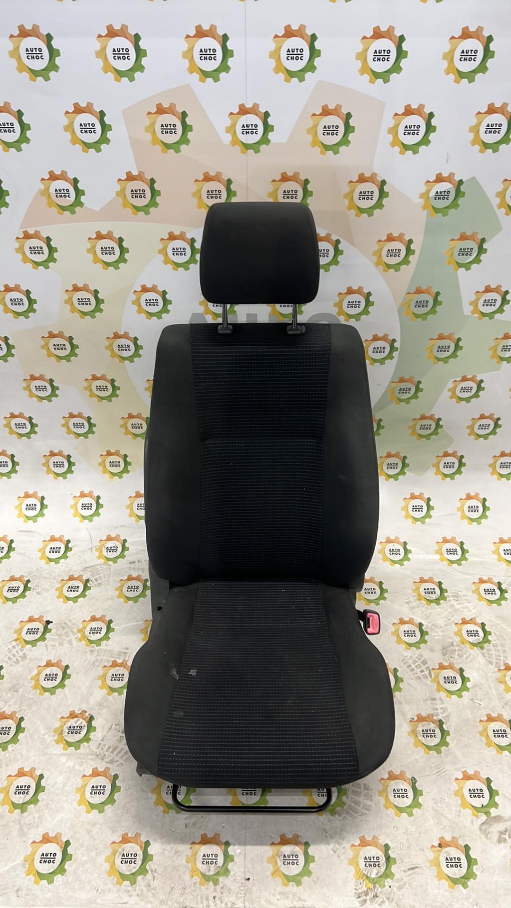 Siege avant droit SUZUKI SWIFT 3 Essence - 1