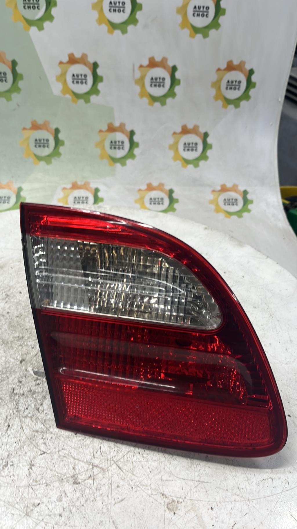 Feu arriere secondaire gauche (feux) MERCEDES CLASSE E 211 PHASE 1 BREAK Diesel - 1