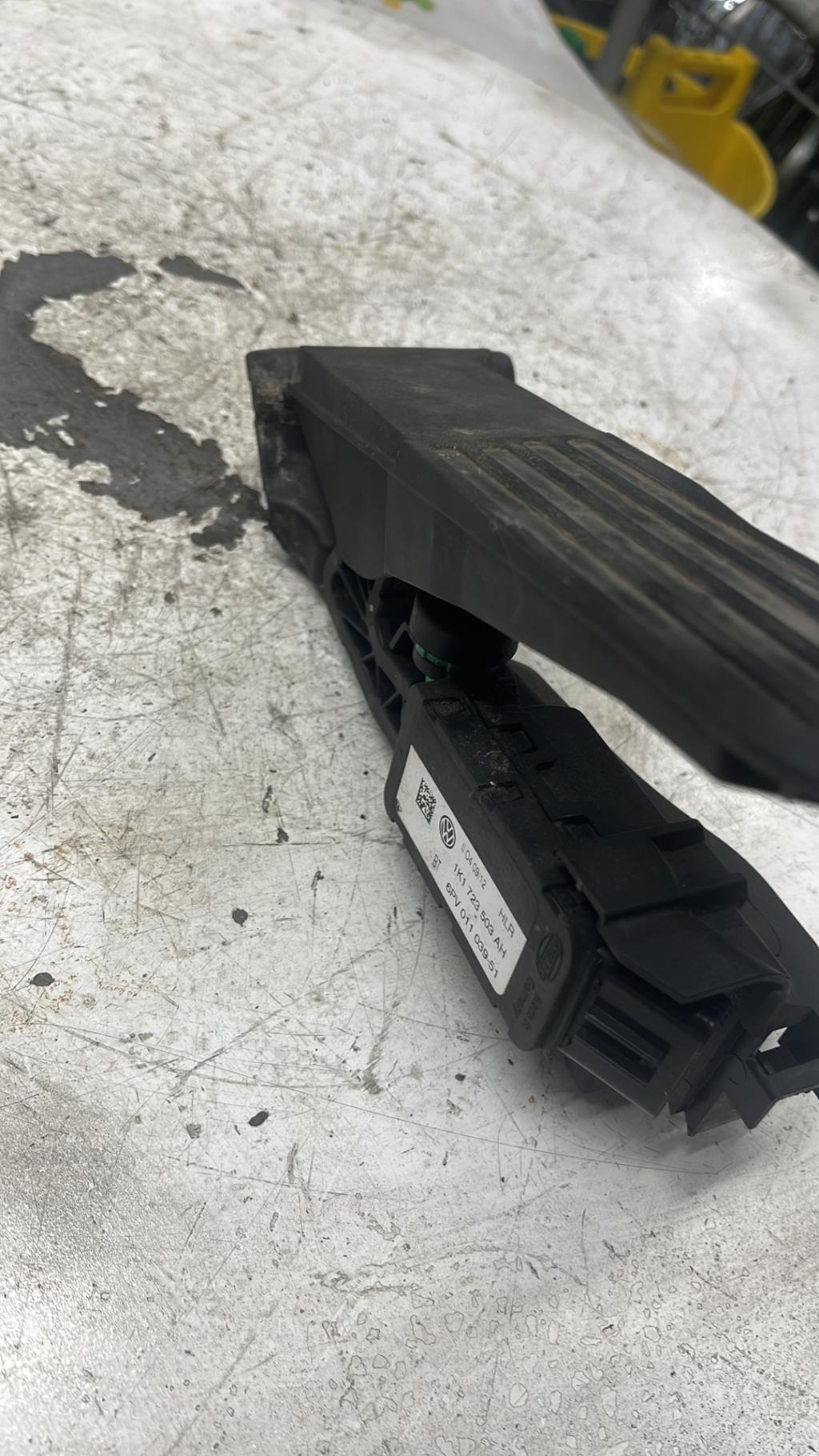 Pedale d'accelerateur VOLKSWAGEN GOLF 6 Essence - 1