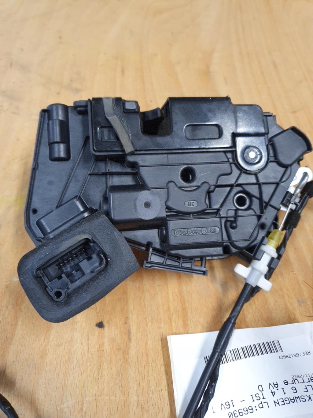 Serrure avant droit VOLKSWAGEN GOLF 6 Essence - 1