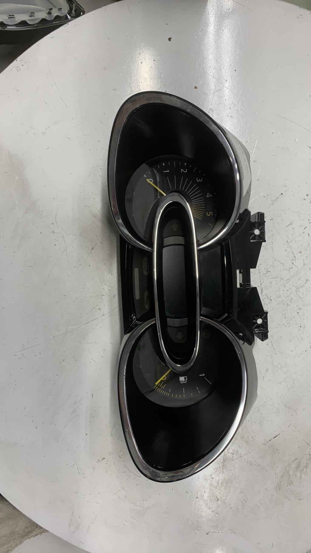 Compteur RENAULT CLIO 4 PHASE 1 Diesel - 1