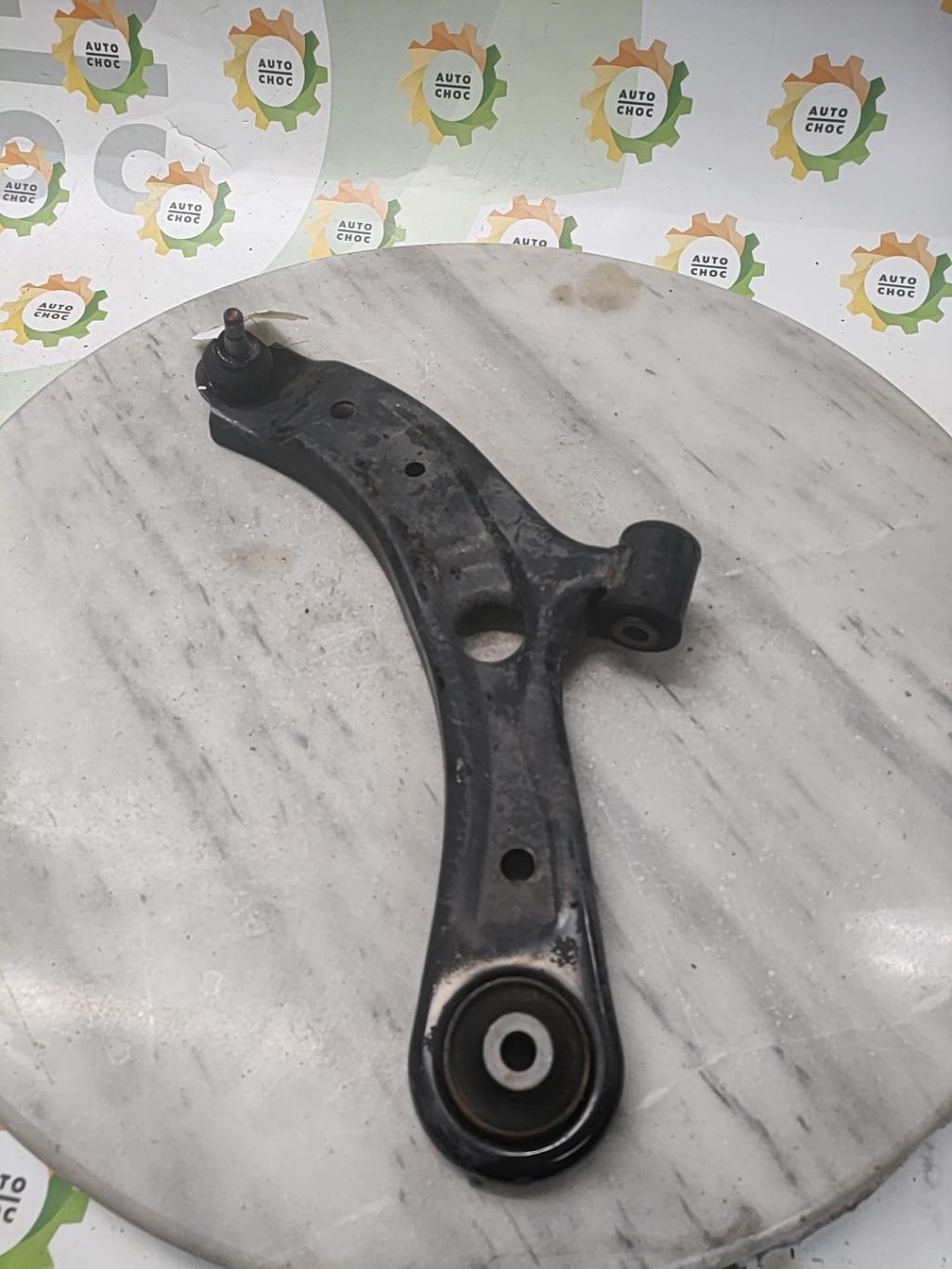 Triangle avant gauche SUZUKI SWIFT 4 Essence - 1