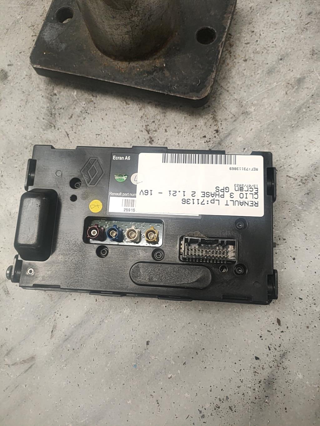 Ecran GPS RENAULT CLIO 3 PHASE 2 Essence - 1