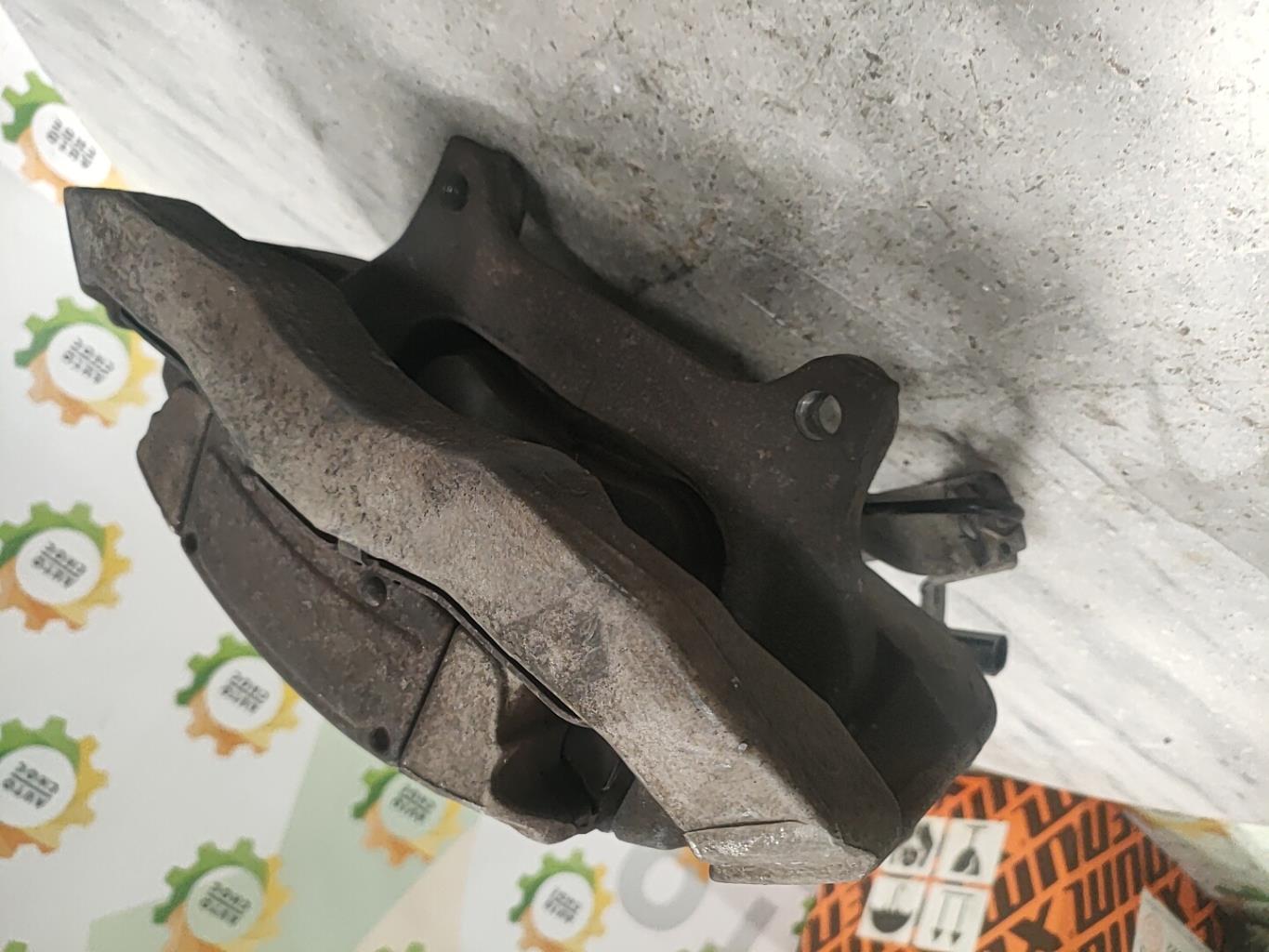 Etrier avant gauche (freinage) AUDI A8 2 PHASE 1 Diesel - 1