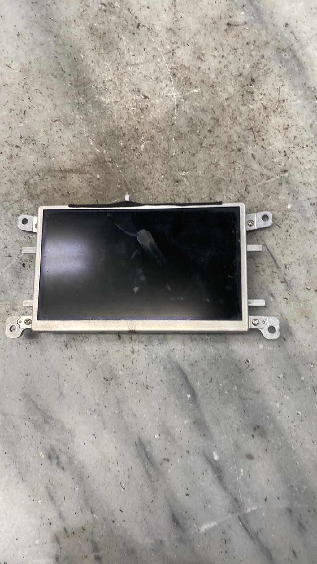 Ecran GPS AUDI A4 3 AVANT PHASE 1 BREAK Diesel - 1