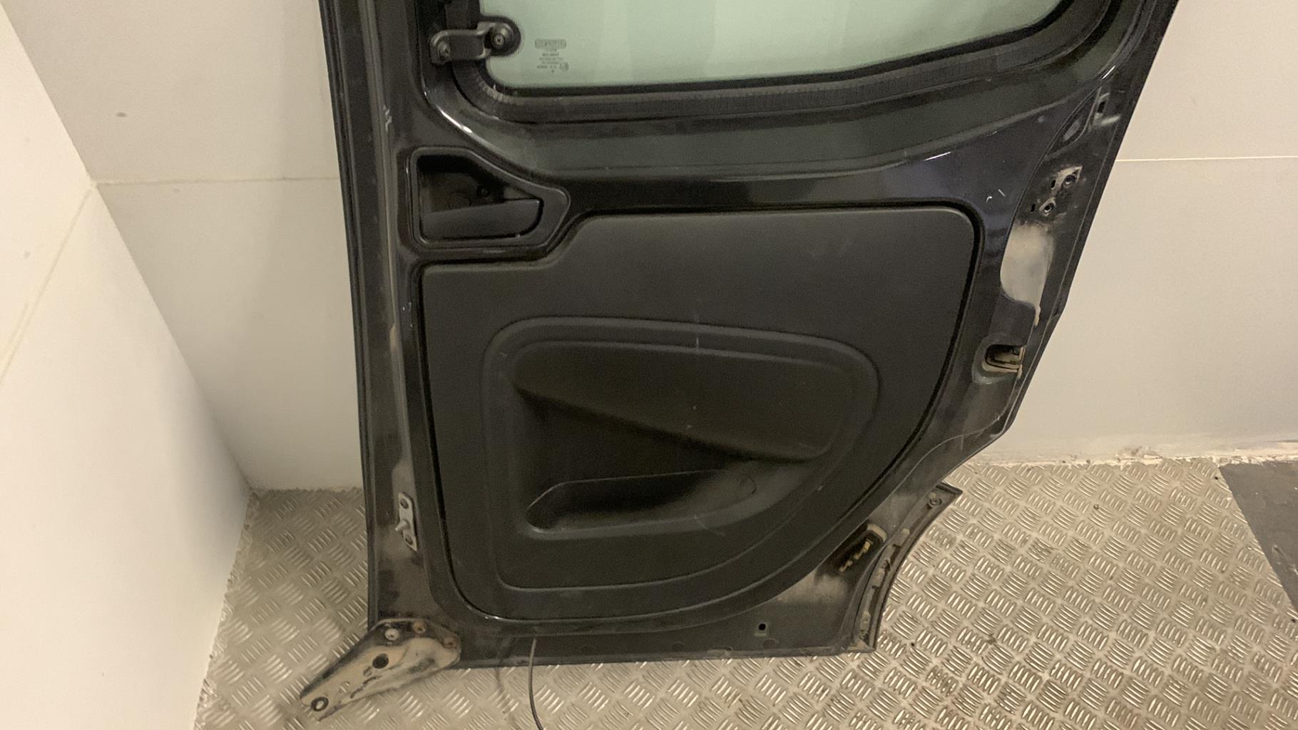 Porte laterale droit PEUGEOT BIPPER Diesel - 1