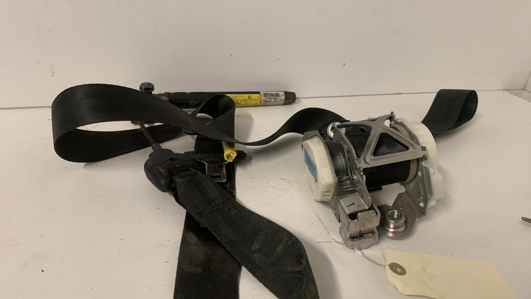 Ceinture avant droit FORD KA 2 PHASE 2 Essence - 1