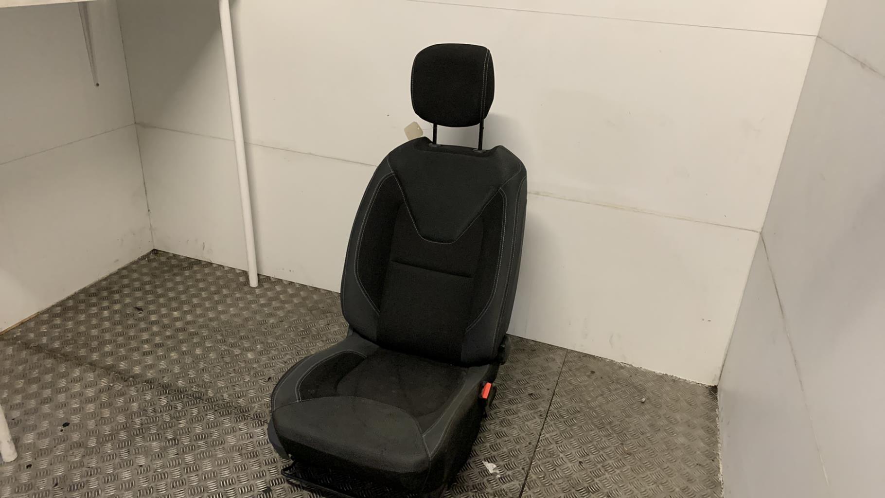 Siege avant droit RENAULT CLIO 4 PHASE 2 Essence - 1