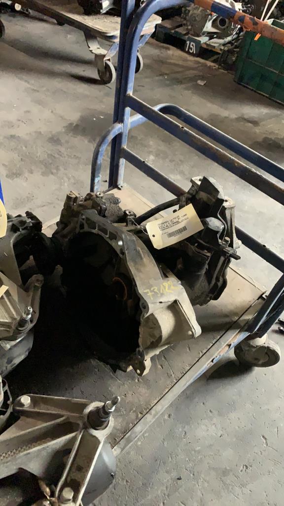 Boite de vitesses VOLKSWAGEN GOLF 4 Diesel - 1