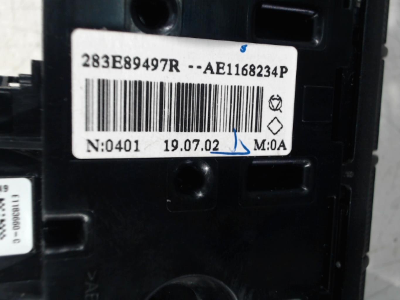 Bouton de warning RENAULT CLIO 5 PHASE 1 Essence - 1
