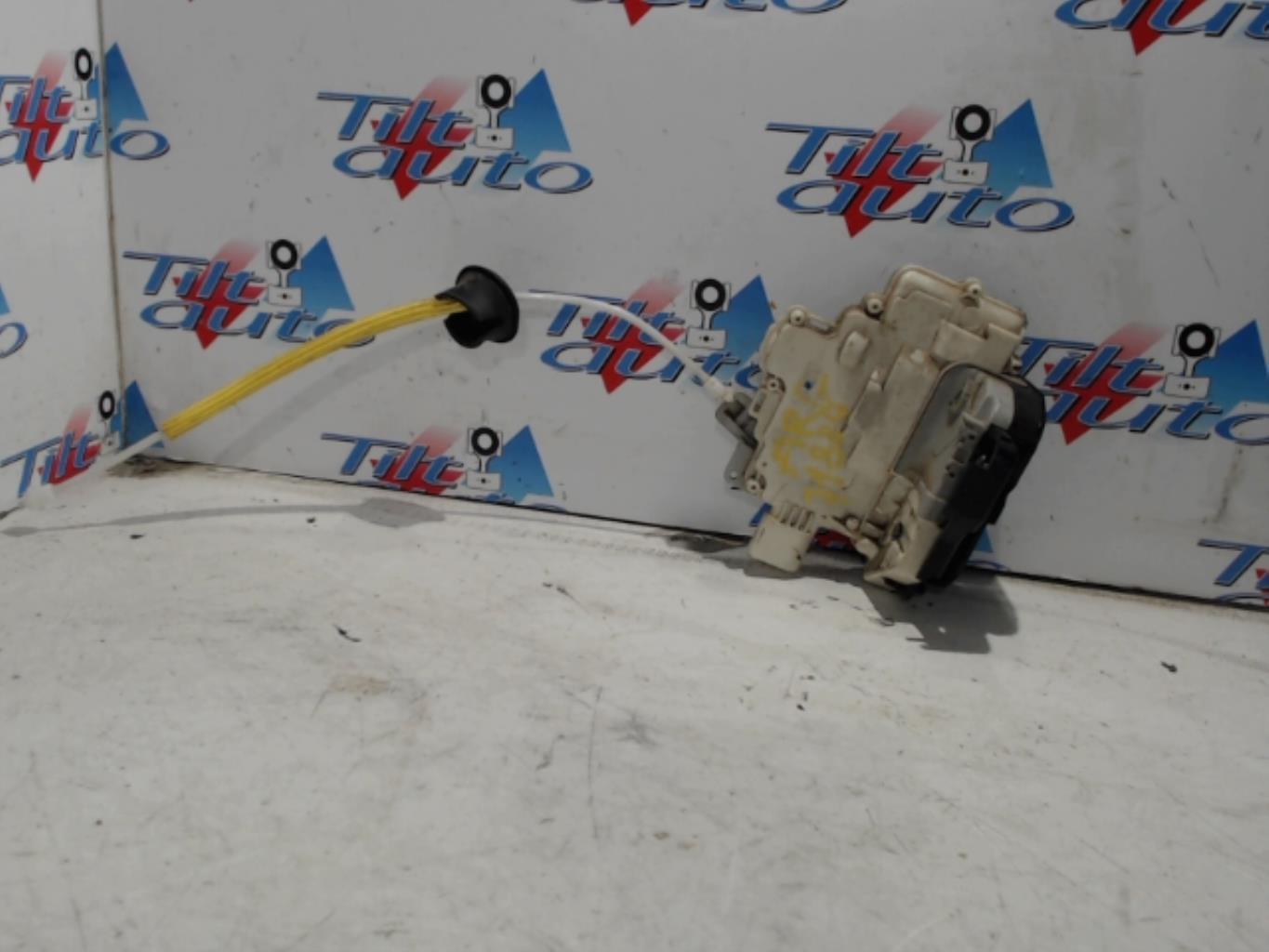 Serrure arriere gauche AUDI A4 2 PHASE 2 Diesel - 1