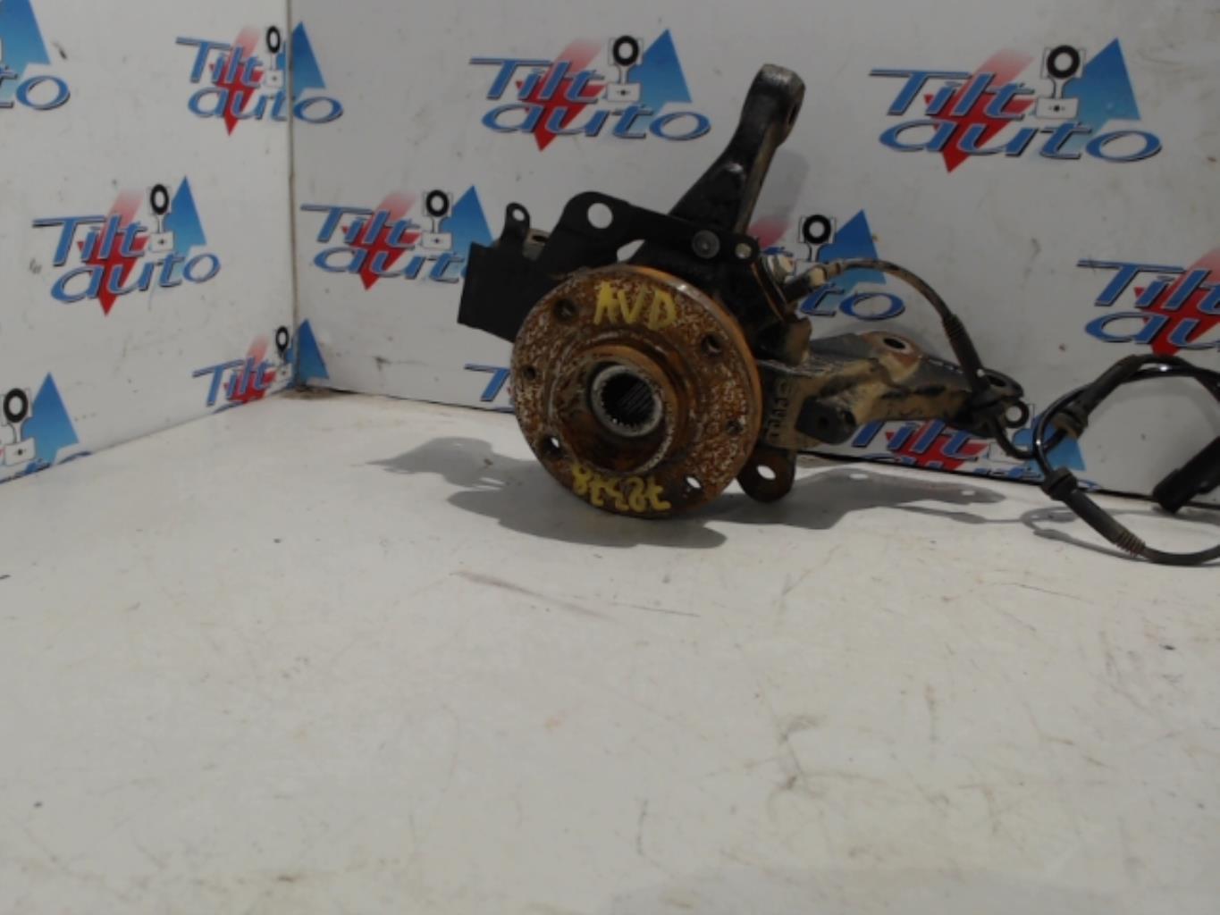 Moyeu avant droit RENAULT CLIO 4 PHASE 2 Essence - 1