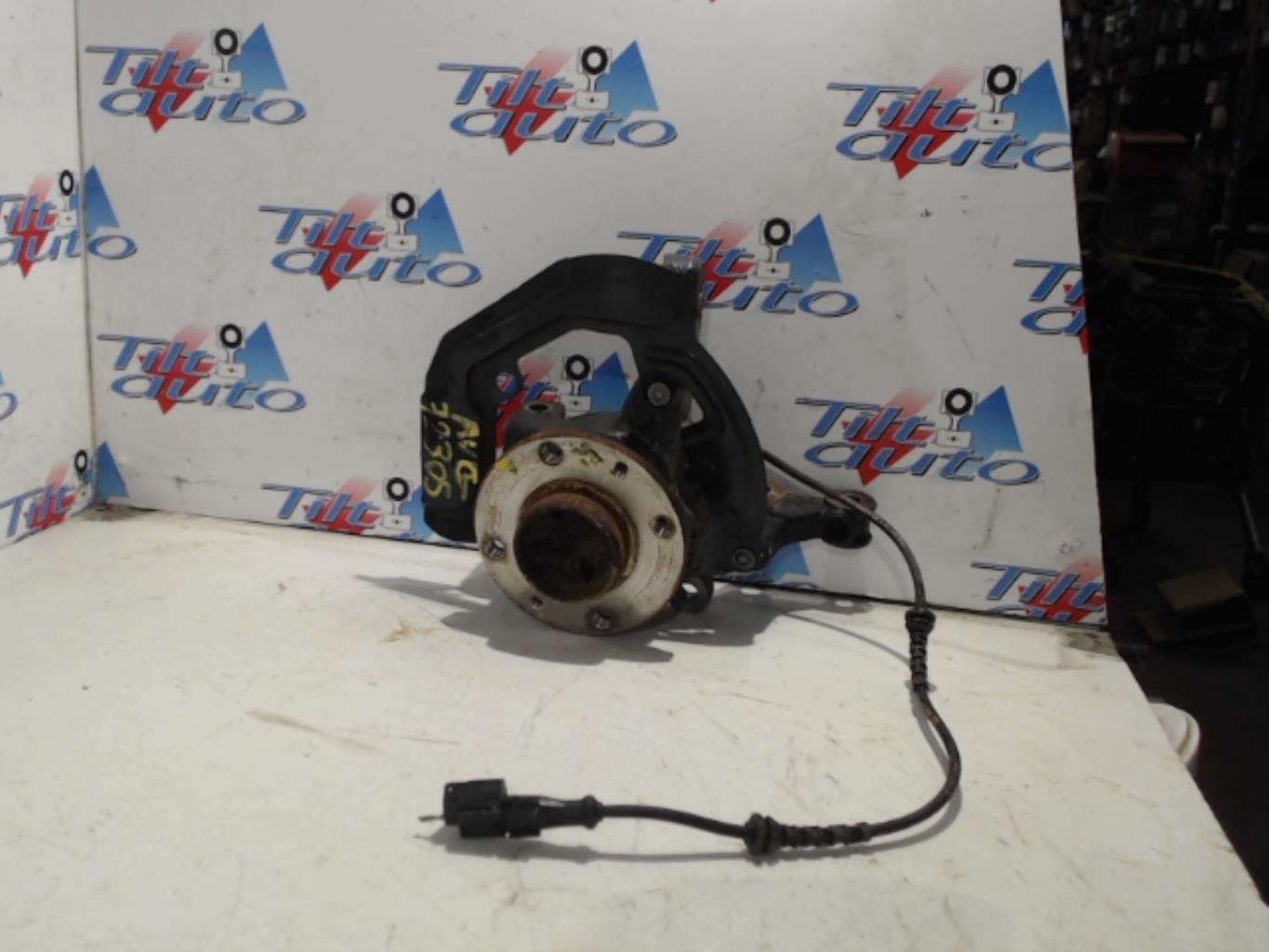 Moyeu avant gauche RENAULT TWINGO 3 PHASE 1 Essence - 1