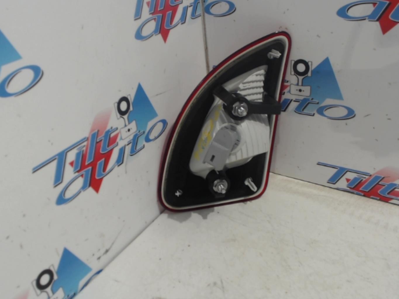 Feu arriere secondaire gauche (feux) RENAULT TWINGO 2 PHASE 2 Essence - 1