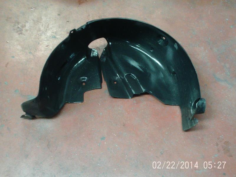 Pare boue arriere droit RENAULT CLIO 3 PHASE 1 Essence - 1