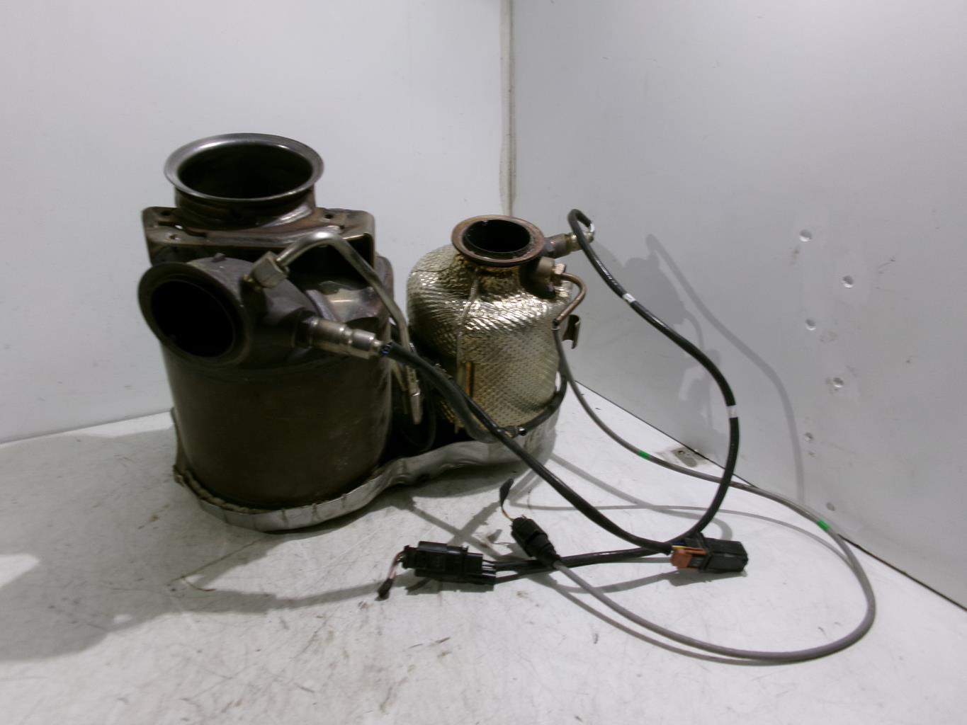 Catalyseur (echappement) VOLKSWAGEN GOLF 7 PHASE 1 Diesel - 1