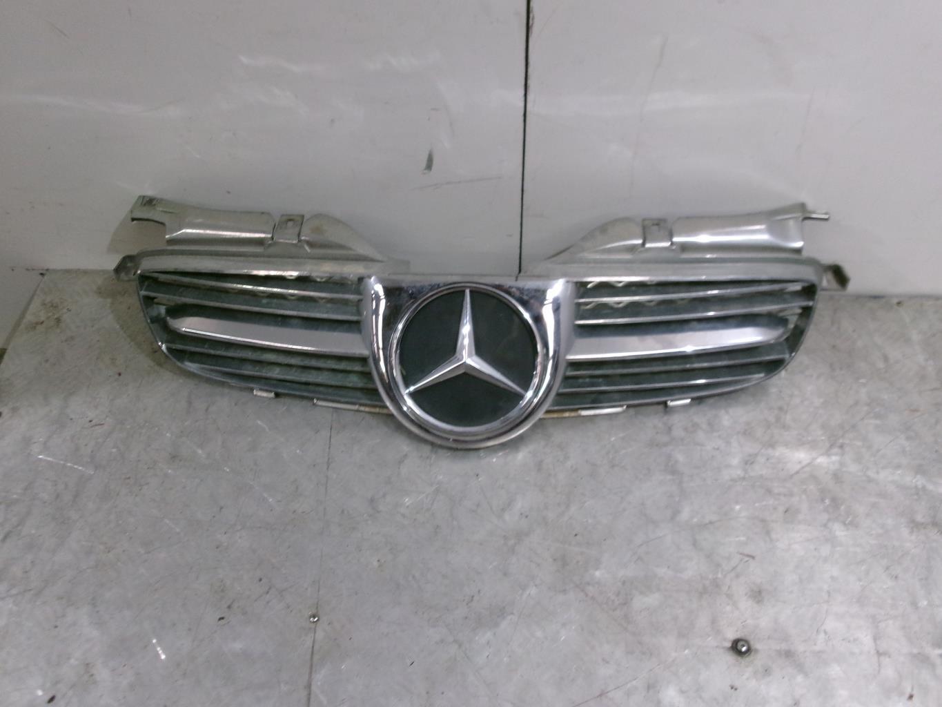 Calandre MERCEDES CLASSE SLK 170 PHASE 1 CABRIOLET Essence - 1