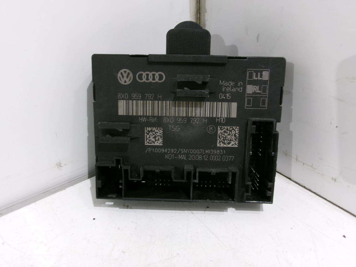 Calculateur AUDI A1 1 PHASE 1 Essence - 1