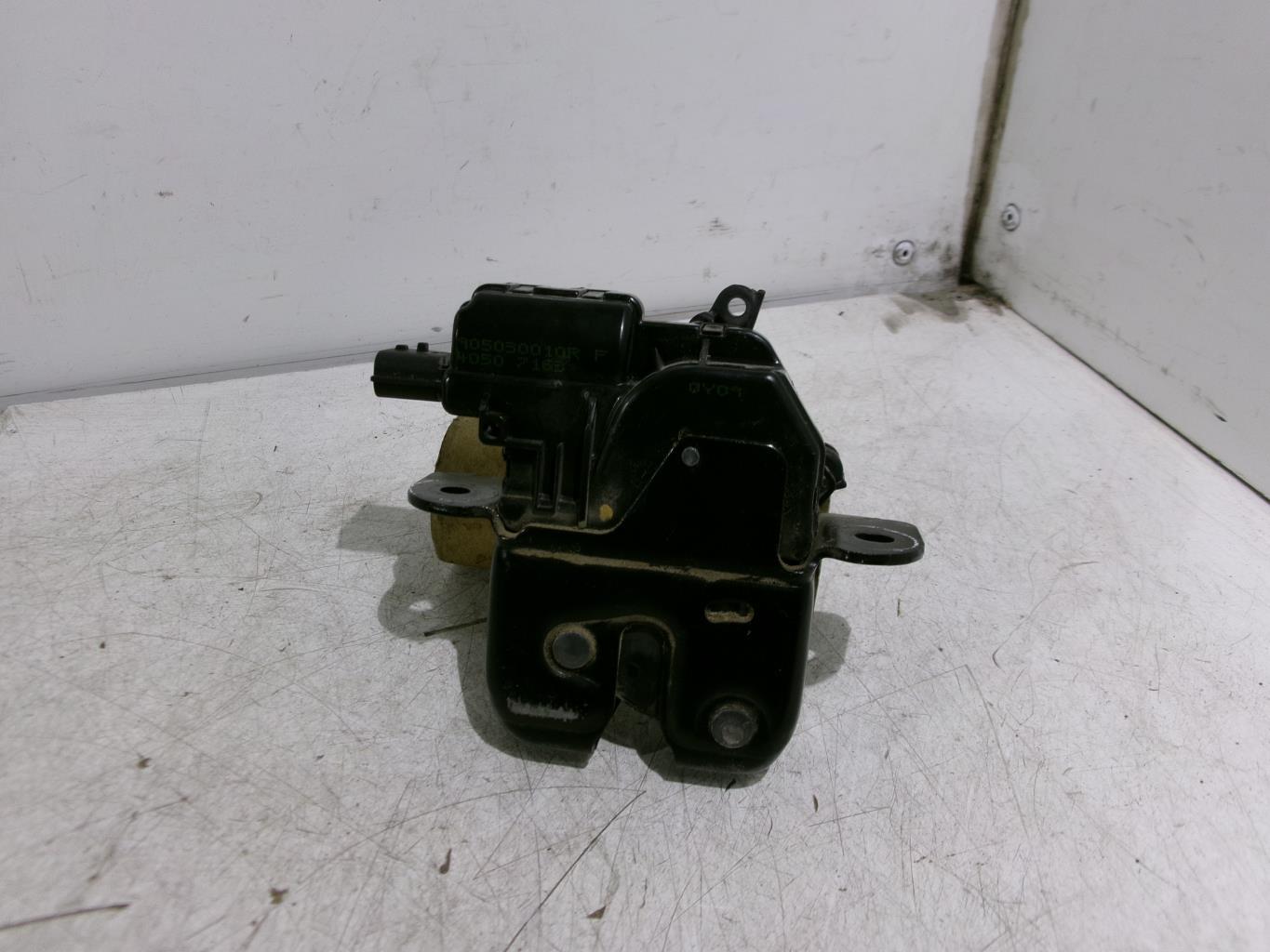 Serrure de hayon DACIA DUSTER 1 PHASE 1 Diesel - 1