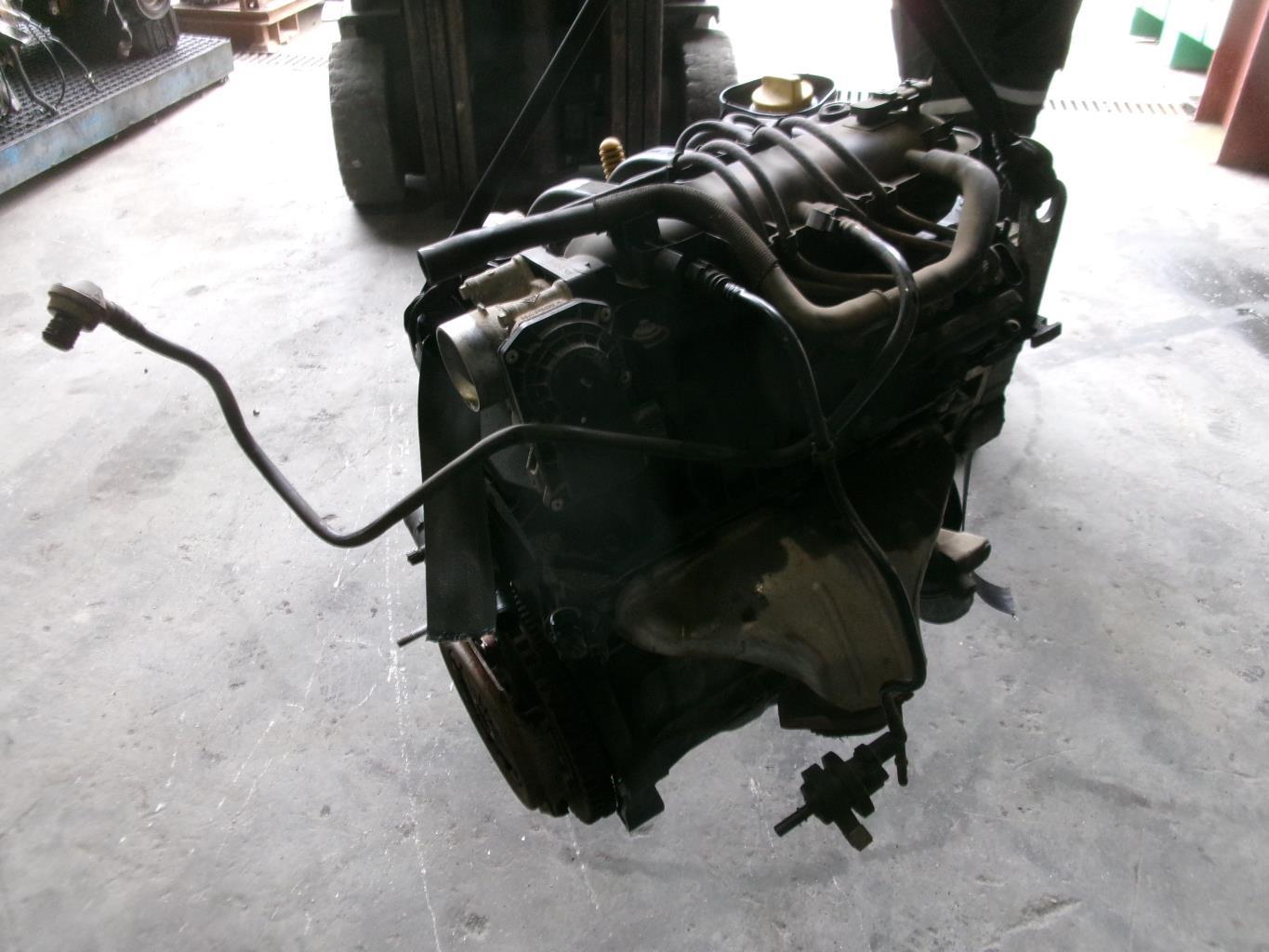 Moteur RENAULT TWINGO 2 PHASE 1 Essence - 1