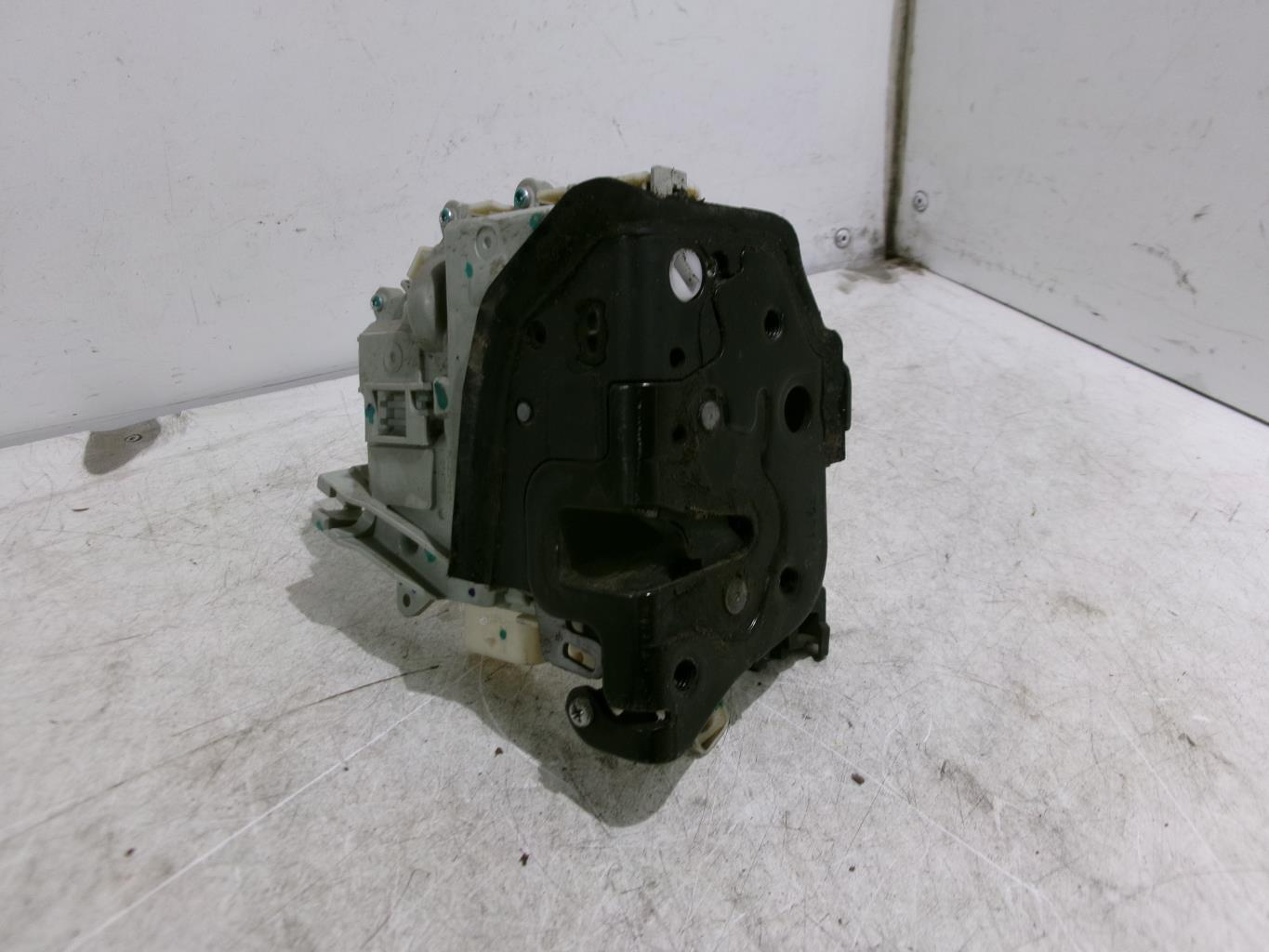 Serrure avant droit AUDI A1 1 PHASE 1 Essence - 1