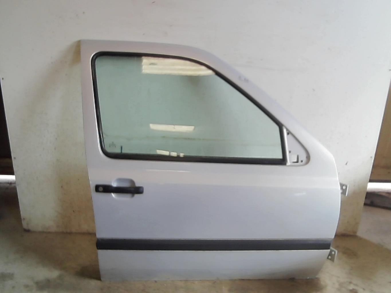 Porte avant droit VOLKSWAGEN VENTO Essence - 1