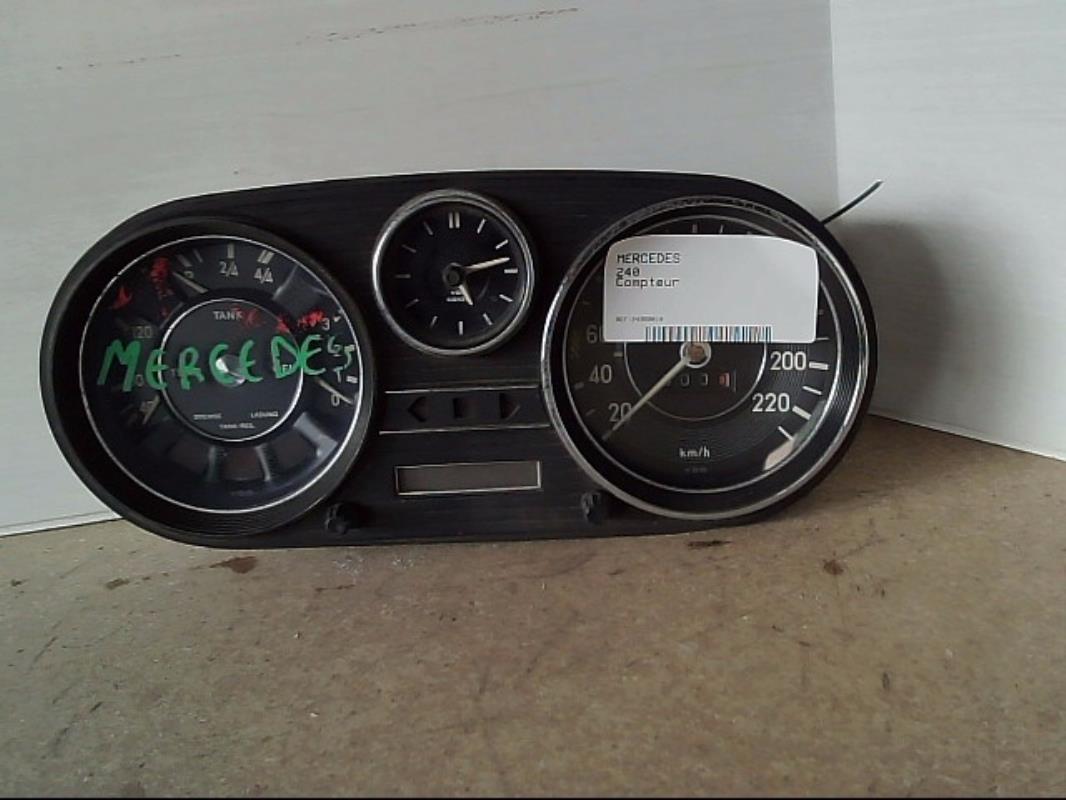 Compteur MERCEDES 220 W123  - 1