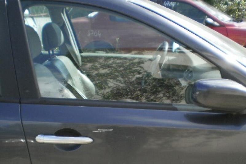 Vitre avant droit RENAULT LAGUNA 2 PHASE 1 BREAK  - 1