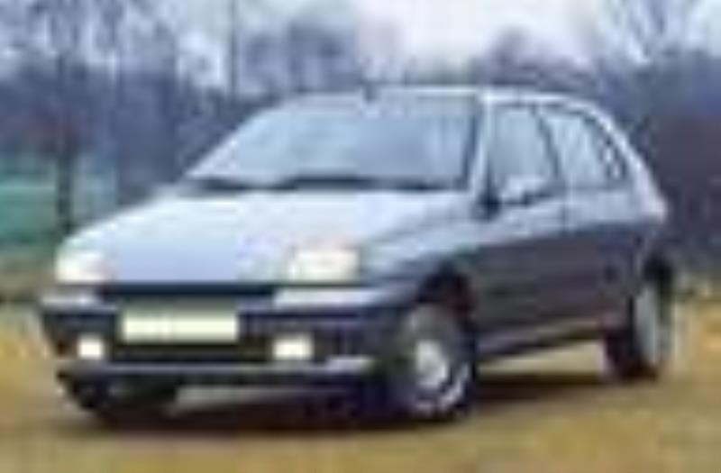 Pare choc arriere RENAULT CLIO 1 PHASE 2  - 1