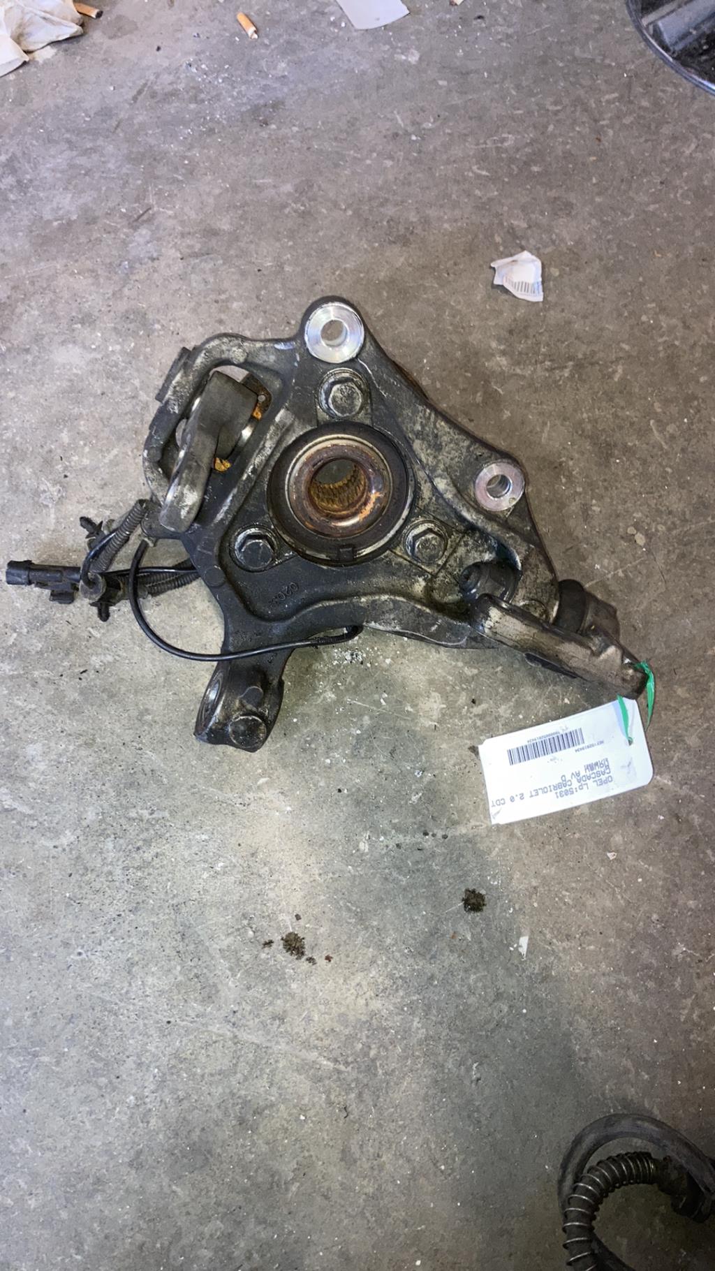 Moyeu avant droit OPEL CASCADA CABRIOLET Diesel - 1