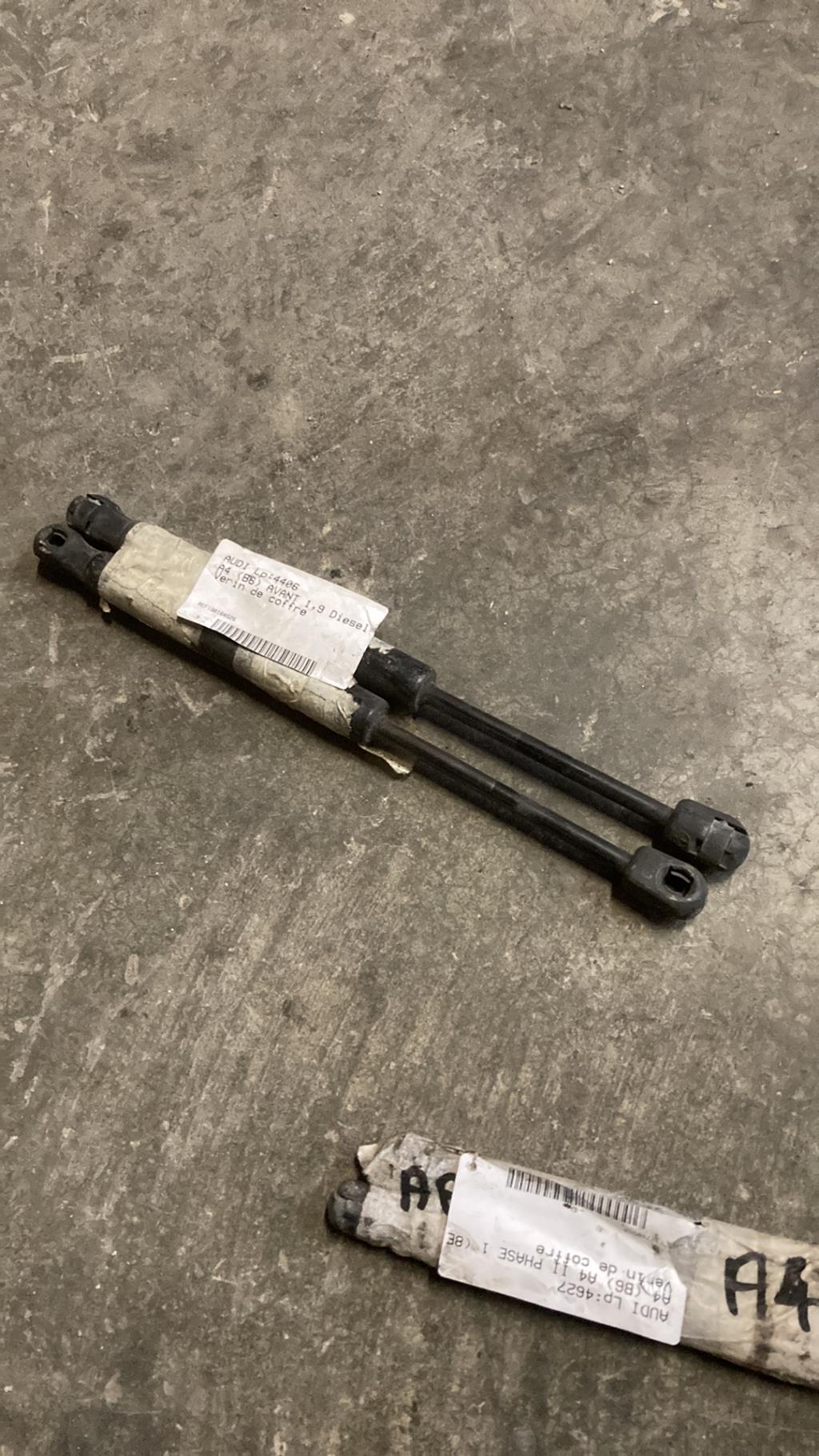 Verin de coffre AUDI A4 2 PHASE 1 Diesel - 1
