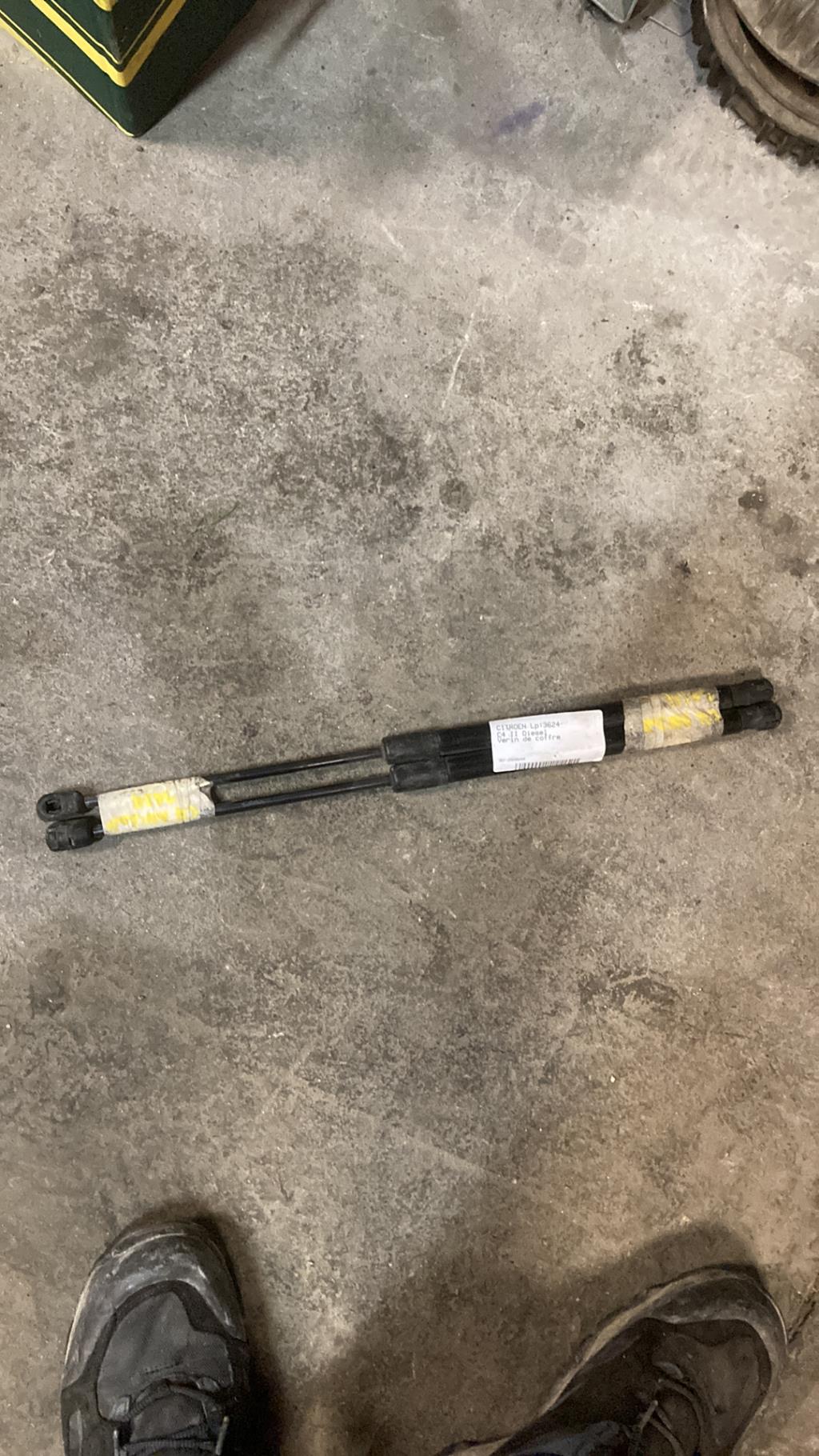 Verin de coffre CITROEN C4 2 PHASE 1 Diesel - 1
