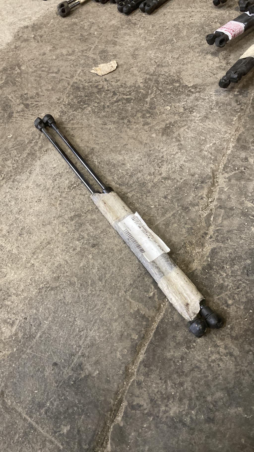 Verin de coffre RENAULT CLIO 1 PHASE 1 Essence - 1