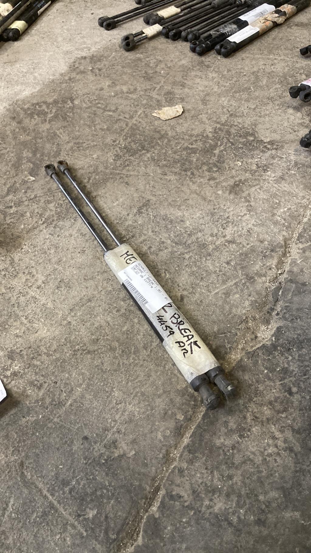 Verin de coffre RENAULT MEGANE 1 BREAK Diesel - 1