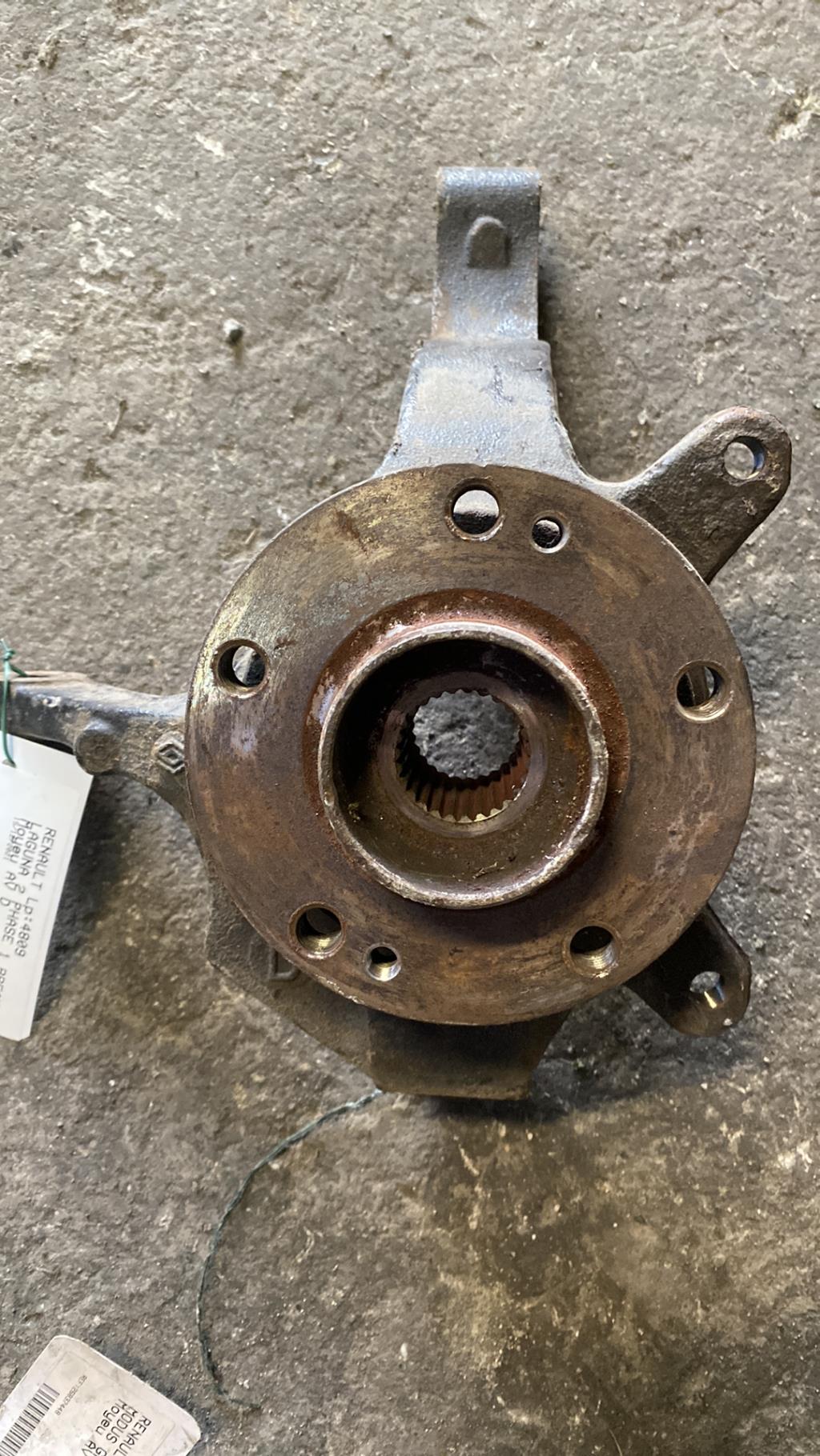 Moyeu avant droit RENAULT LAGUNA 2 PHASE 1 BREAK  - 1